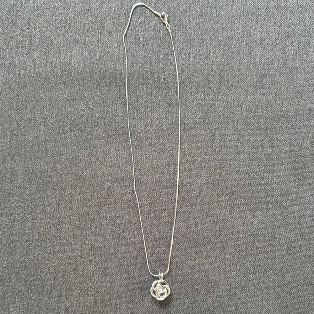 Elegant Silver Rose Pendant Necklace